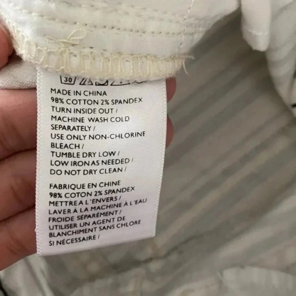 Urban Outfitters BDG Mom High Waisted Jeans 26 - Picture 15 of 16